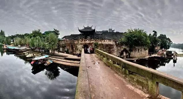 用瓷砖背胶和用瓷砖胶贴出来的瓷砖，有什么区别？游戏画面